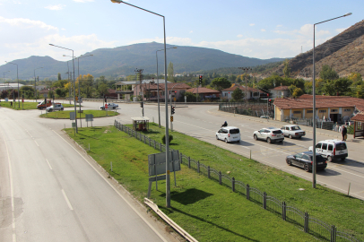 'Ölüm kavşağı' olarak adlandırılan Tugay kavşağına trafik sinyalizasyon sistemi takıldı