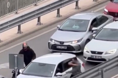 Trafikte Tartışan İki Sürücü Arasında Kavga Çıktı