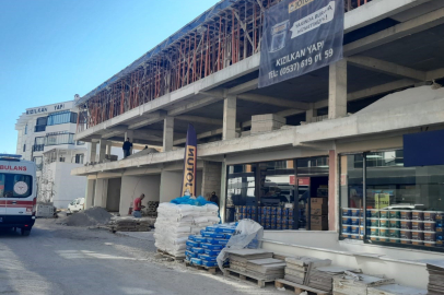 İnşaatta çalışan bir işçi 5 metrelik yükseklikten düşerek yaralandı