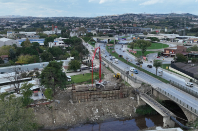 Bursa'da ulaşımı rahatlayacak köprüde sona yaklaşıldı