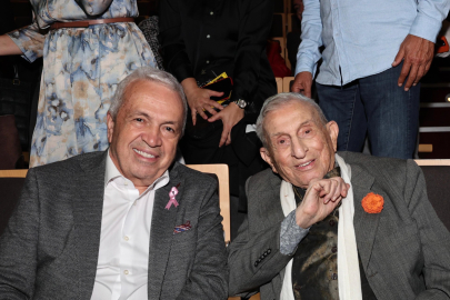 Nilüfer Kent Tiyatrosu sezona “Lüküs Hayat” ile muhteşem bir başlangıç yaptı