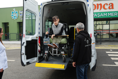 Kimse okumasın diye yabancı dil günlük tutan serebral palsili Şevval, yazar oldu