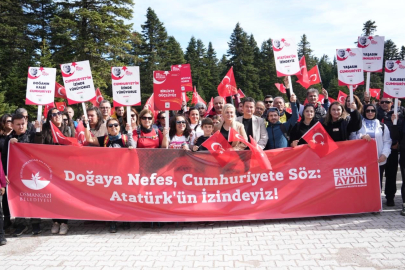 Uludağ’da Cumhuriyet Coşkusu: Başkan Erkan Aydın, “Doğanın içinde, Cumhuriyetin izinde yürüdük”