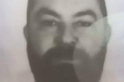 Üzerinde bıçak yarasıyla hastane önüne bırakıldı: Arkadaşı tarafından bıçaklanmış