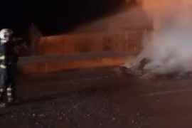 Saman Yüklü Tır Alev Alev Yandı