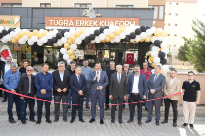 Başkan Ercan Özel, Tuğra Erkek Kuaförü’nün Yenilenen Konsept Açılışına Katıldı