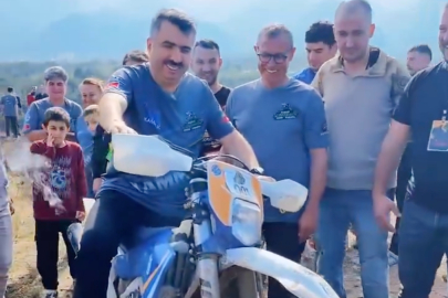 Başkan Oktay Yılmaz, Cumalıkızık’taki Motocross Yarışlarının Startını Verdi