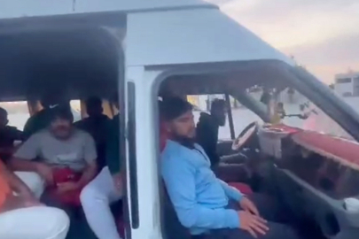 Hatay'da takibe alınan minibüste, 20 kaçak göçmen yakalandı