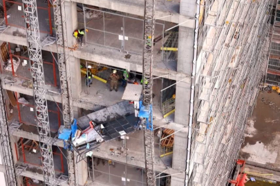 Asansörde mahsur kalan işçi itfaiye ekiplerince kurtarıldı