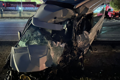 Diyarbakır’da korkutan kaza: Minibüs ve tanker çarpıştı