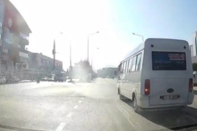 Dolmuş Şoföründen Tehlikeli Hareket