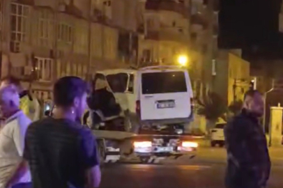 2 Otomobil ve 1 Panelvan Çarpıştı: 1 Yaralı