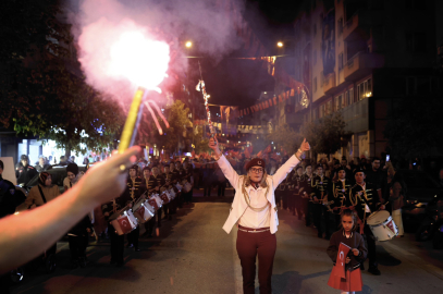 Gemlik’te Cumhuriyet Bayramı Coşkusu Sokaklara Taştı
