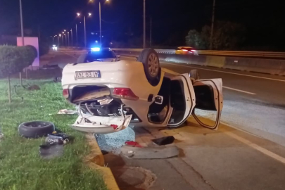 Kontrolden Çıkan Otomobil Bariyerlere Çarparak Takla Attı