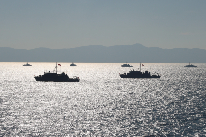 Denize atılan mayınlar tespit edilerek SAS komandoları tarafından imha edildi