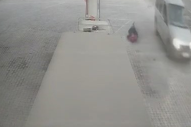 Eniştesine araçla çarptı: Enişte takla attı