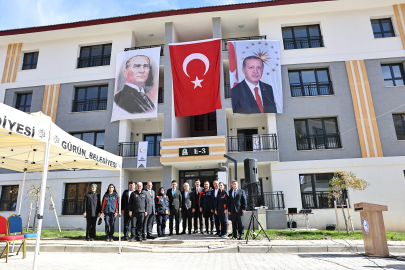Gürün’de yapımı tamamlanan 85 afet konutunun anahtar teslimi yapıldı