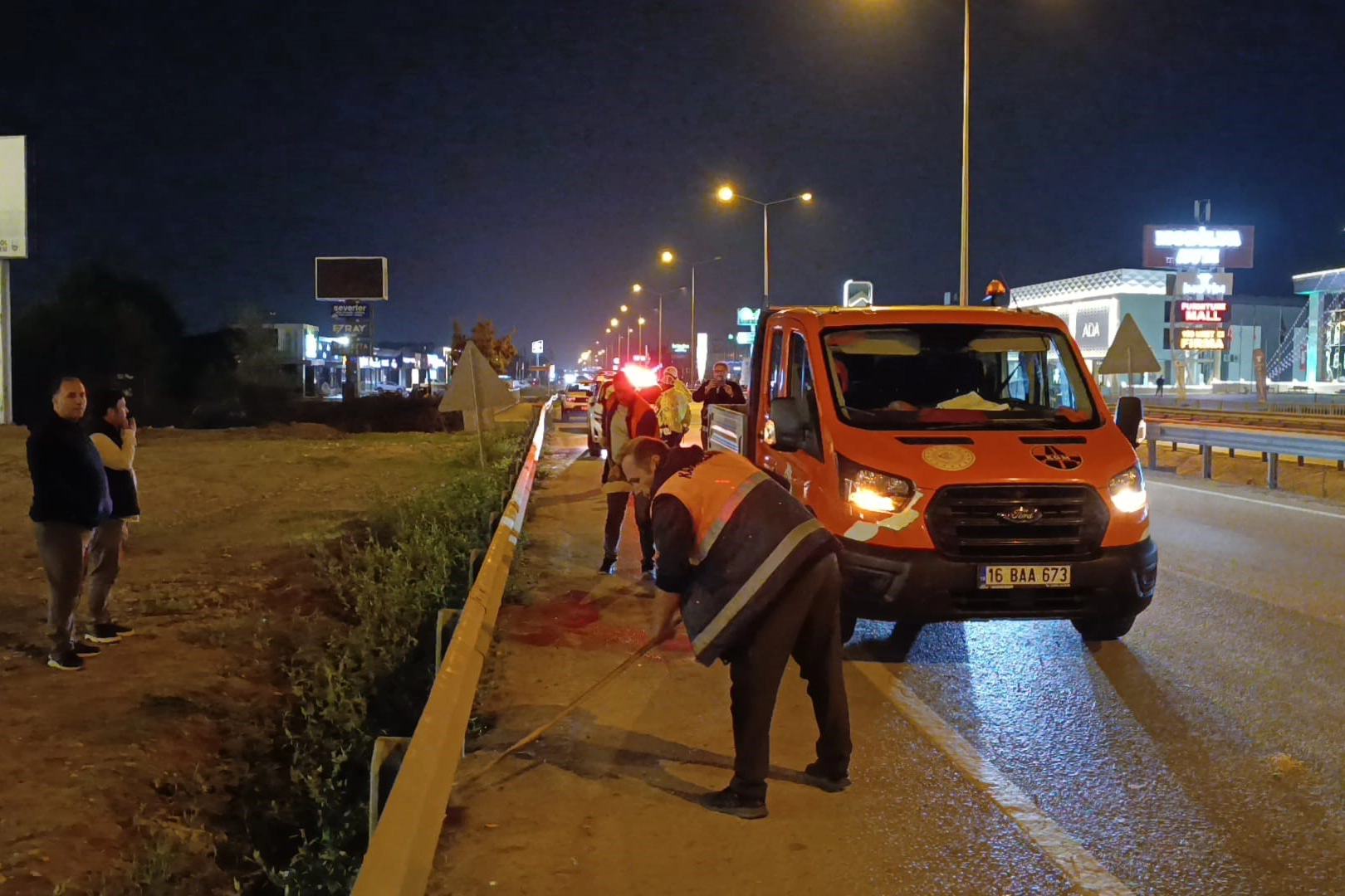 İnegöl'de Motosikletler çarpıştı: 1'i ağır 6 kişi yaralandı
