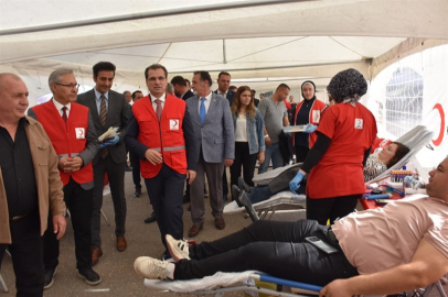 Salihli'den Kızılay'a rekor kan bağışı