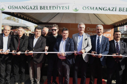 Osmangazi’de Kitap Fuarı Kapılarını Açtı: “Kelimelerin Gücü Yolumuzu Aydınlatacak”