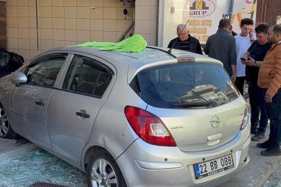 Otomobil Fırına Daldı: 4 Yaralı