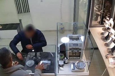 Aile çetesi çökertildi! Kuyumculara tuzak kuran üçlü, altınlarla yakalandı