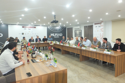 Milletvekili Salman, İnegöl MÜSİAD Yönetimiyle Bir Araya Geldi