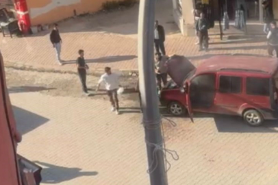 Park Halindeki Hafif Ticari Araç Alevlere Teslim Oldu