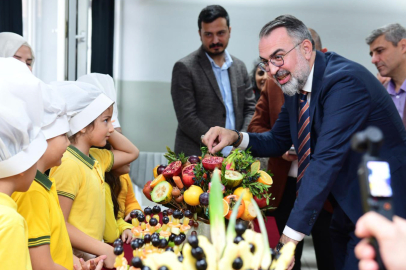 Başkan Erol, Öğrencilerin Meyve Şenliğine Katıldı