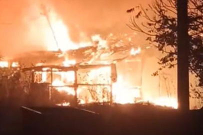 İş Yerinde Çıkan Yangın Panik Yarattı