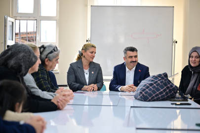 Başkan Yılmaz, 75. Yıl Mahallesi’nde Kadın Eğitim Merkezi’ni Ziyaret Etti