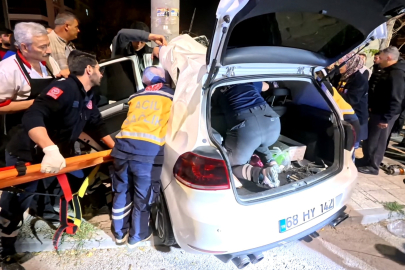 Otomobil direğe saplandı: 2 ağır yaralı