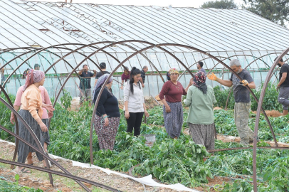 Hortum ve fırtına anı ise bir evin güvenlik kamerasına yansıdı