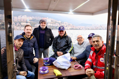 Gemlik’te Amatör Balıkçılar Denize Açıldı