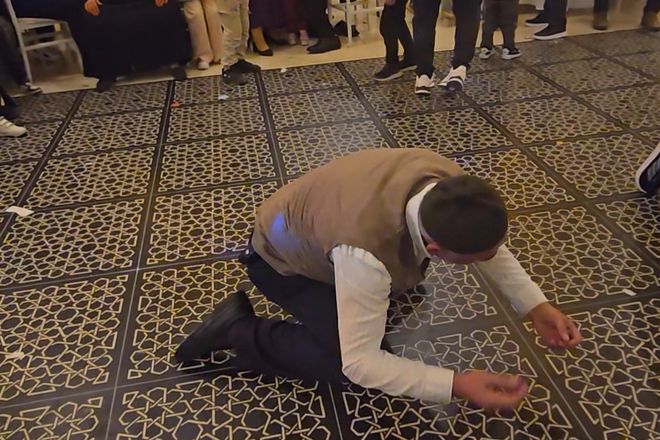 İhtiyar delikanlılar pistte gençlere taş çıkardı