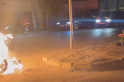 Çalışmayan elektrikli motosikletini üzerine benzin döküp yaktı