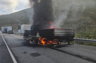 Mermer Yüklü Tır Alev Alev Yandı