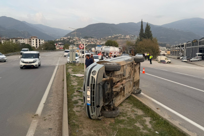 Osmaniye’de trafik kazası: Arkadan çarpan otomobil takla attı, 2 yaralı