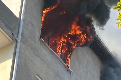 4 Katlı Binada Çıkan Yangın Panik Yarattı