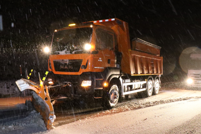Meteoroloji uyarmıştı! Kar yağışı kenti beyaza bürüdü
