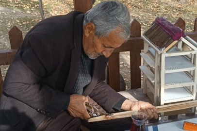 70 yaşındaki İkram Vergili, el sanatları sayesinde sağlığına kavuştu