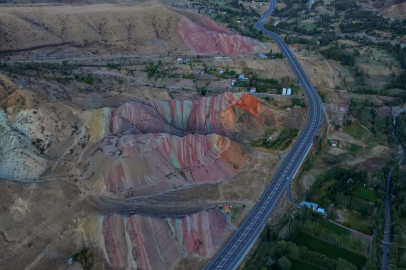 Doğanın renkli yüzü: Gökkuşağı tepeleri