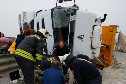 Sıkışan Sürücünün Yardımına İtfaiye Ekipleri Yetişti
