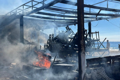 Plaj Büfesi Alevlere Teslim Oldu