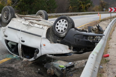 Otomobil 50 metre takla attıktan sonra alev aldı