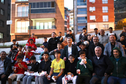 Gemlik’te Neşeli Hafta Sonu: Başkan Çocuklarla Maç Yaptı