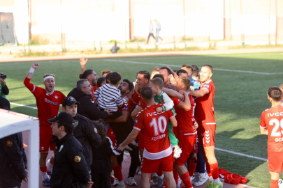 Gemlikspor Evinde Kazandı, Tribünler Ayakta Alkışladı