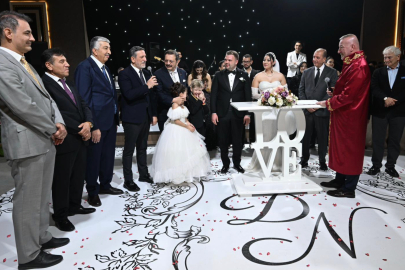 İş Dünyasından Mutlu Gün: Bertan ve Akkuş Ailelerinin Düğününde Buluşma