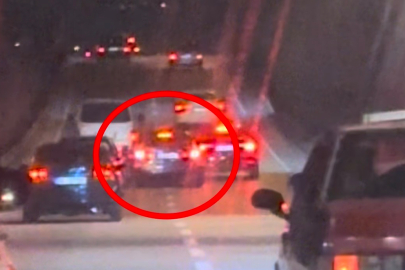 Bursa’da trafikte makas atan araçlar kamerada