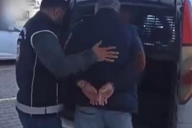 Durdurulan takside 3 düzensiz göçmen yakalandı